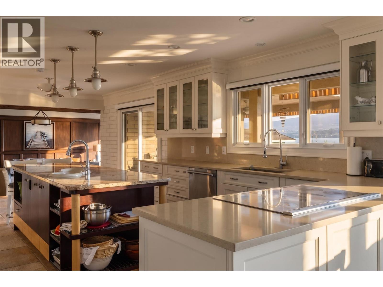  1601 Pritchard Drive, West Kelowna