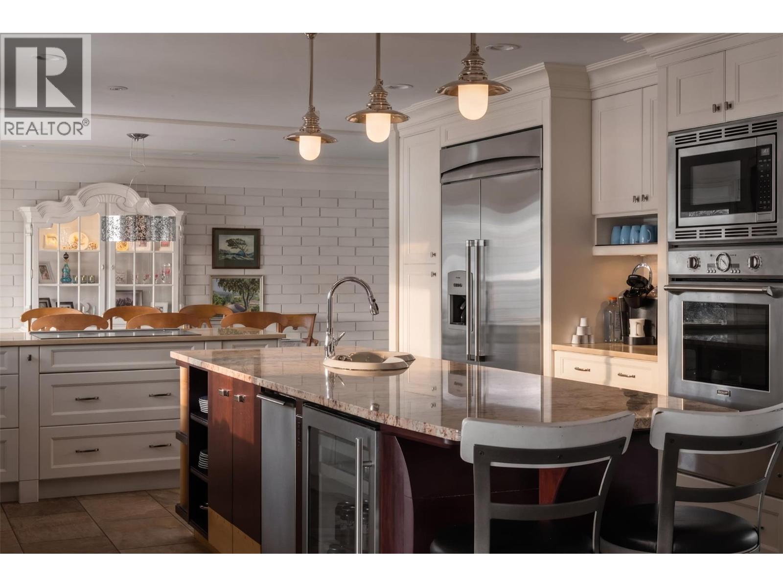  1601 Pritchard Drive, West Kelowna