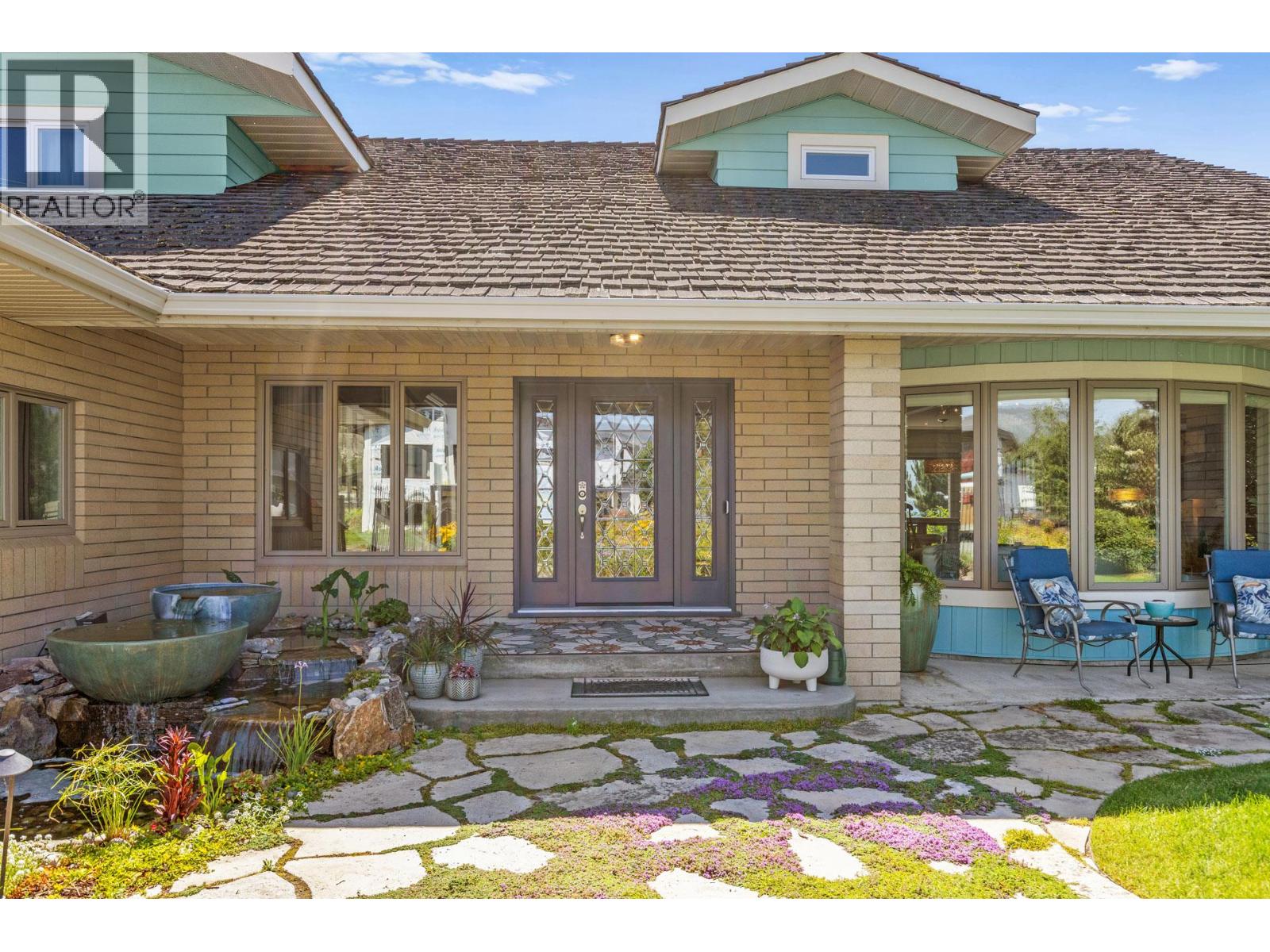  1601 Pritchard Drive, West Kelowna