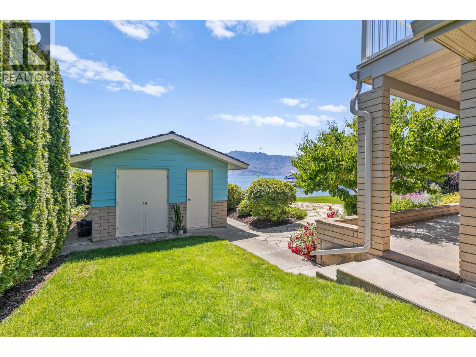 1601 Pritchard Drive, West Kelowna
