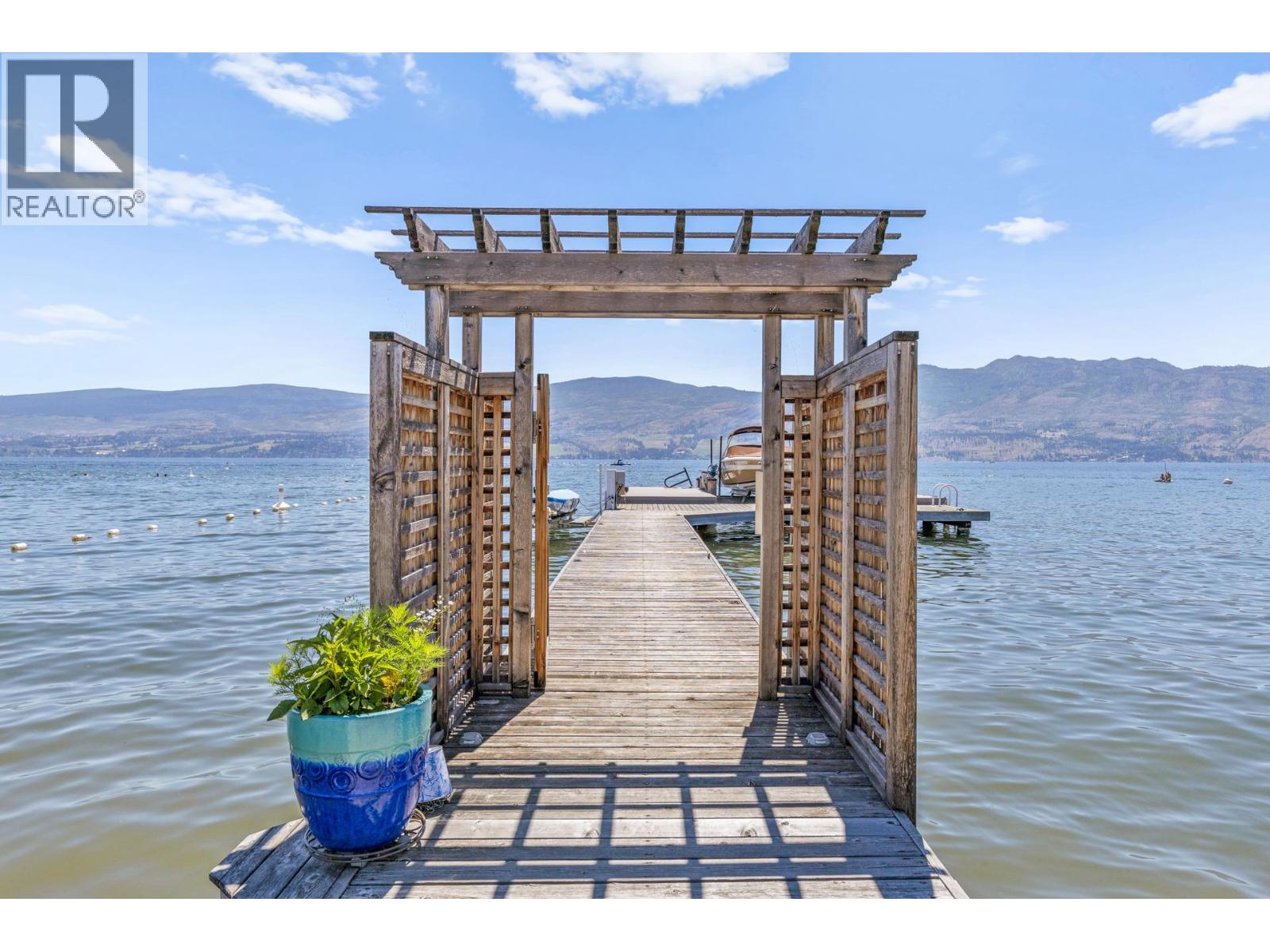  1601 Pritchard Drive, West Kelowna