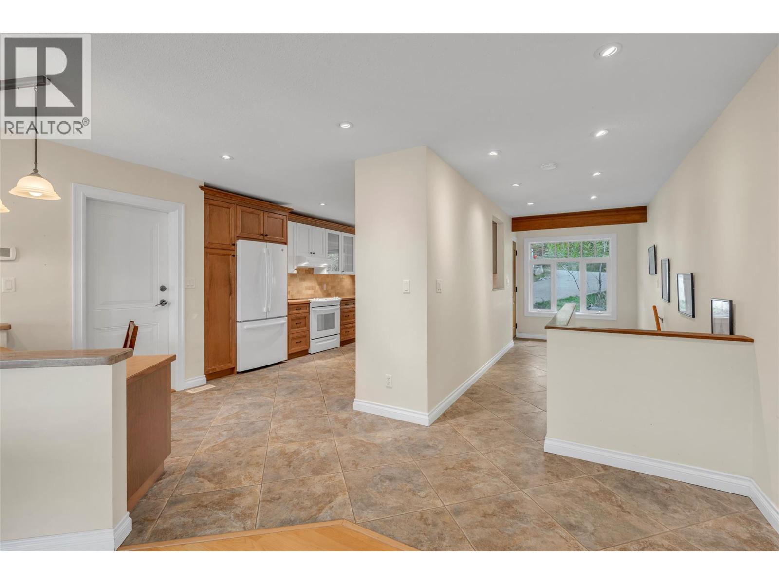 418 Panorama Crescent - 4