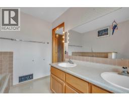 418 Panorama Crescent, Okanagan Falls, BC V0H1R5 Photo 31