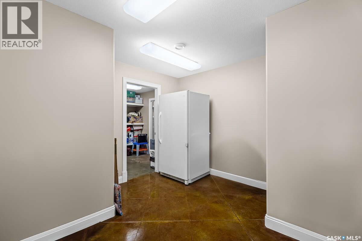 914 Tatanka DRIVE - 42