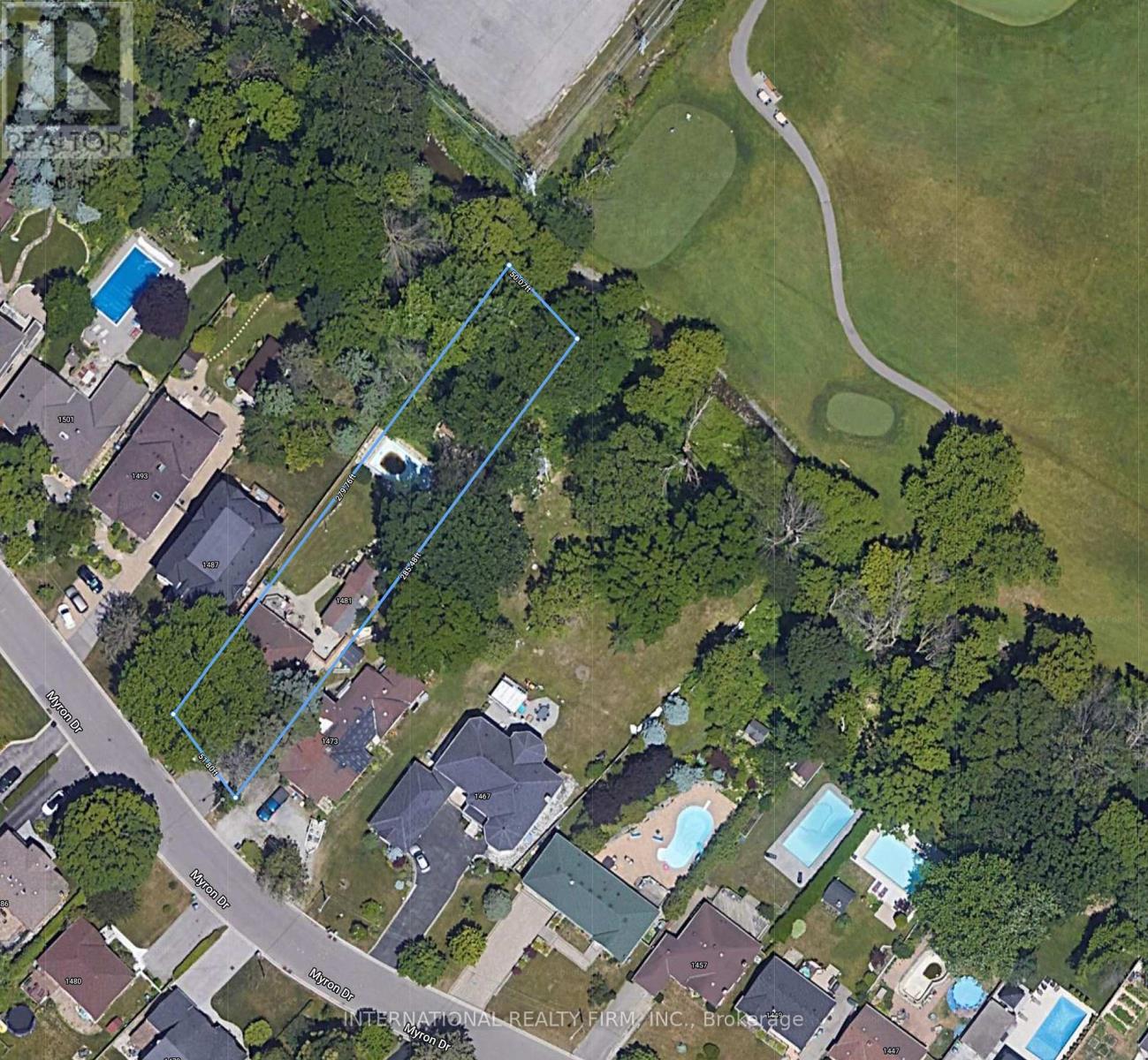 Backs onto Golf course