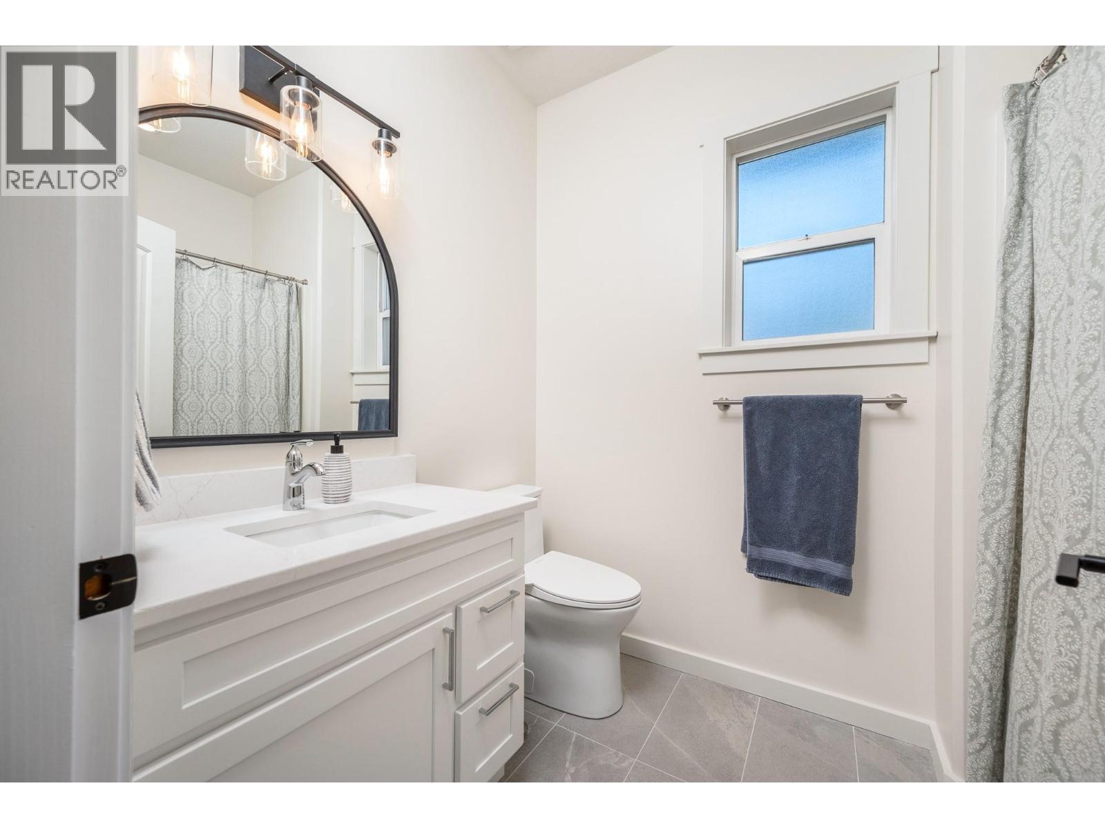 991 Mt Begbie Drive - 20