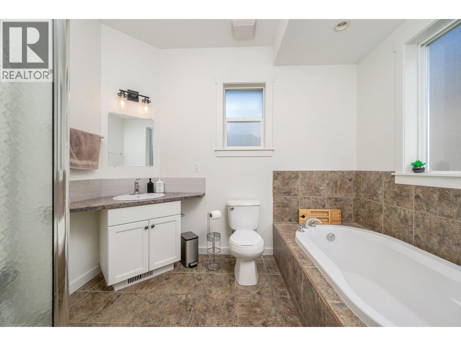 991 Mt Begbie Drive - 23