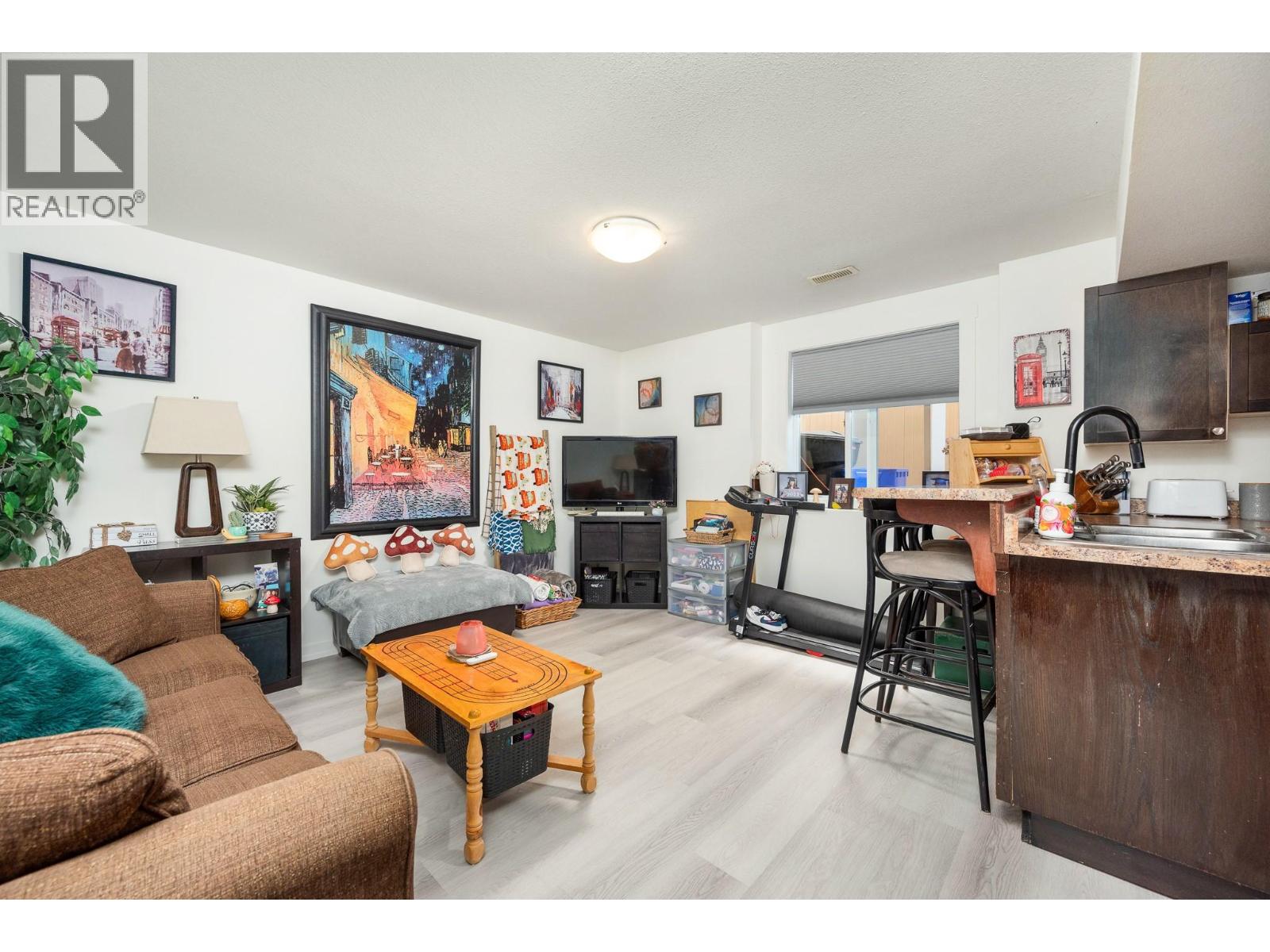 991 Mt Begbie Drive - 25