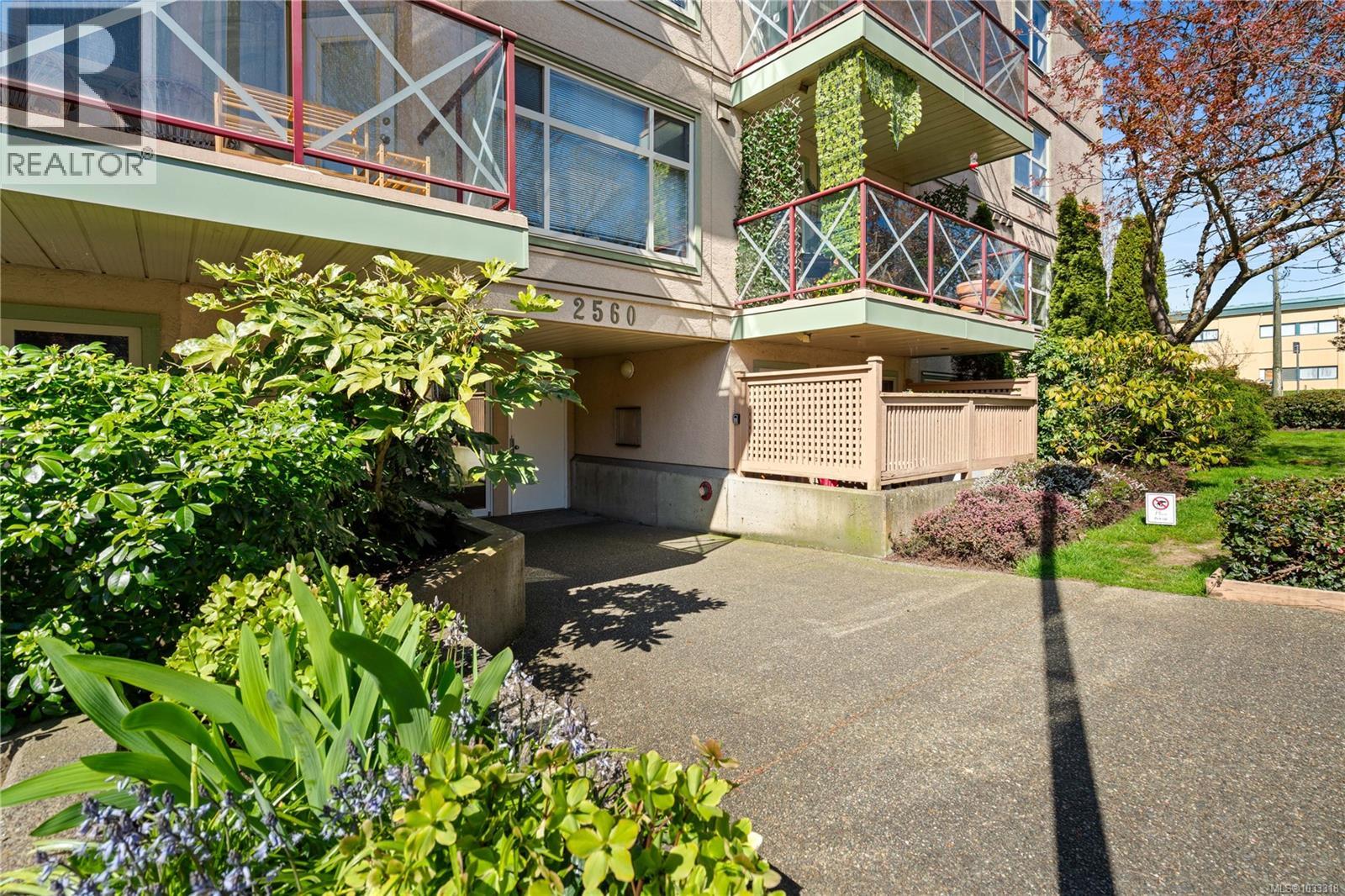 #312 2560 Wark St - 18