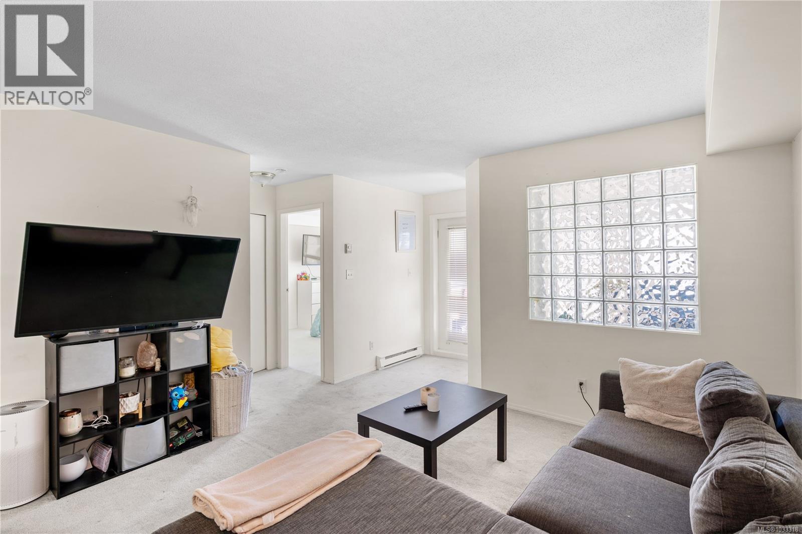 #312 2560 Wark St - 4