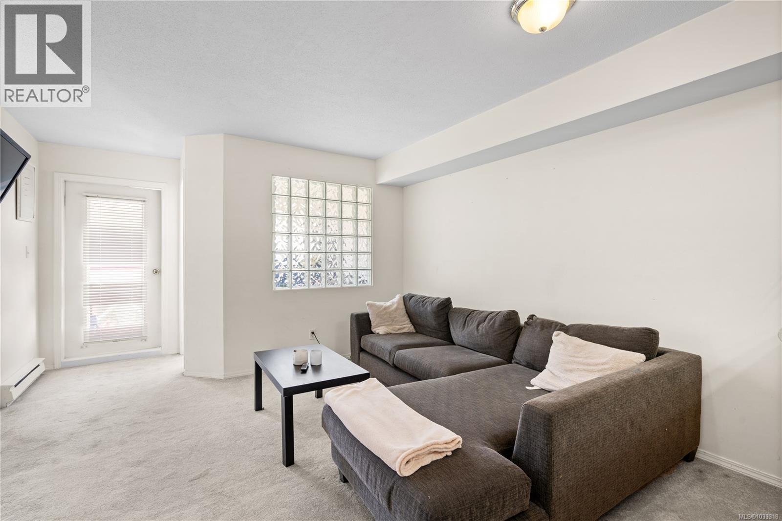 #312 2560 Wark St - 5