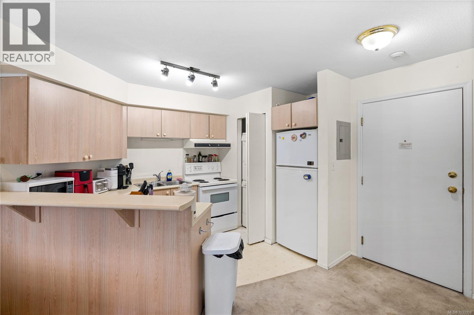 #312 2560 Wark St - 9