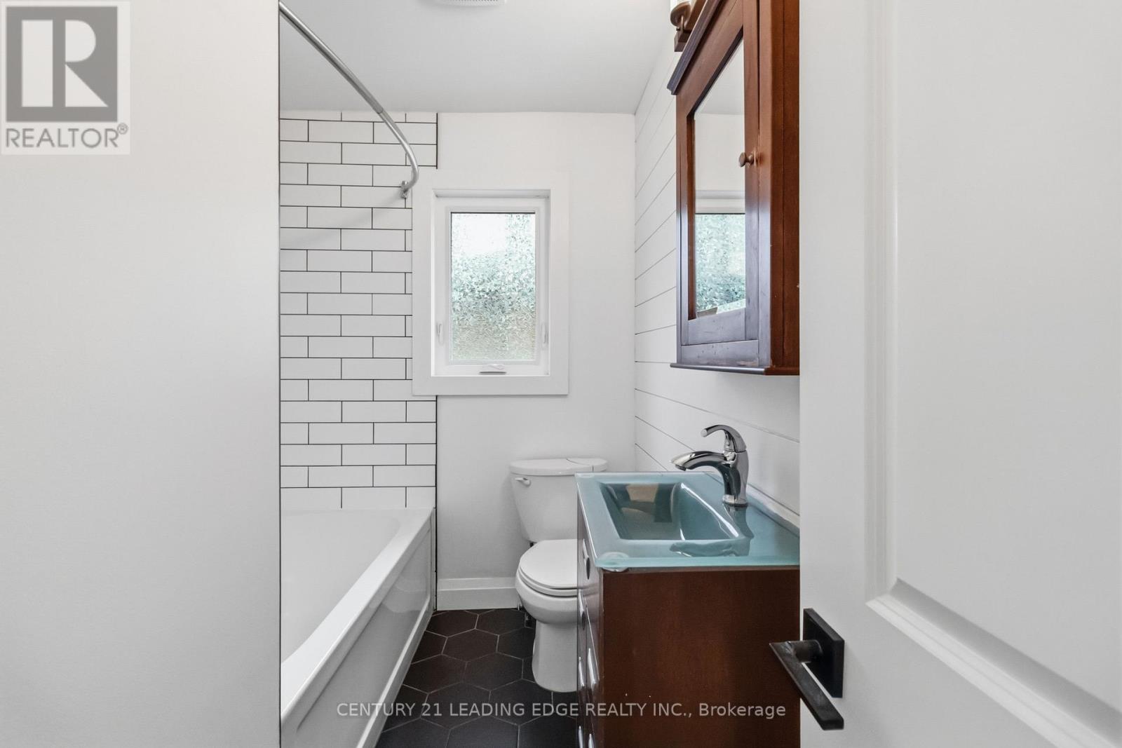 Updated 4pc bath on main floor