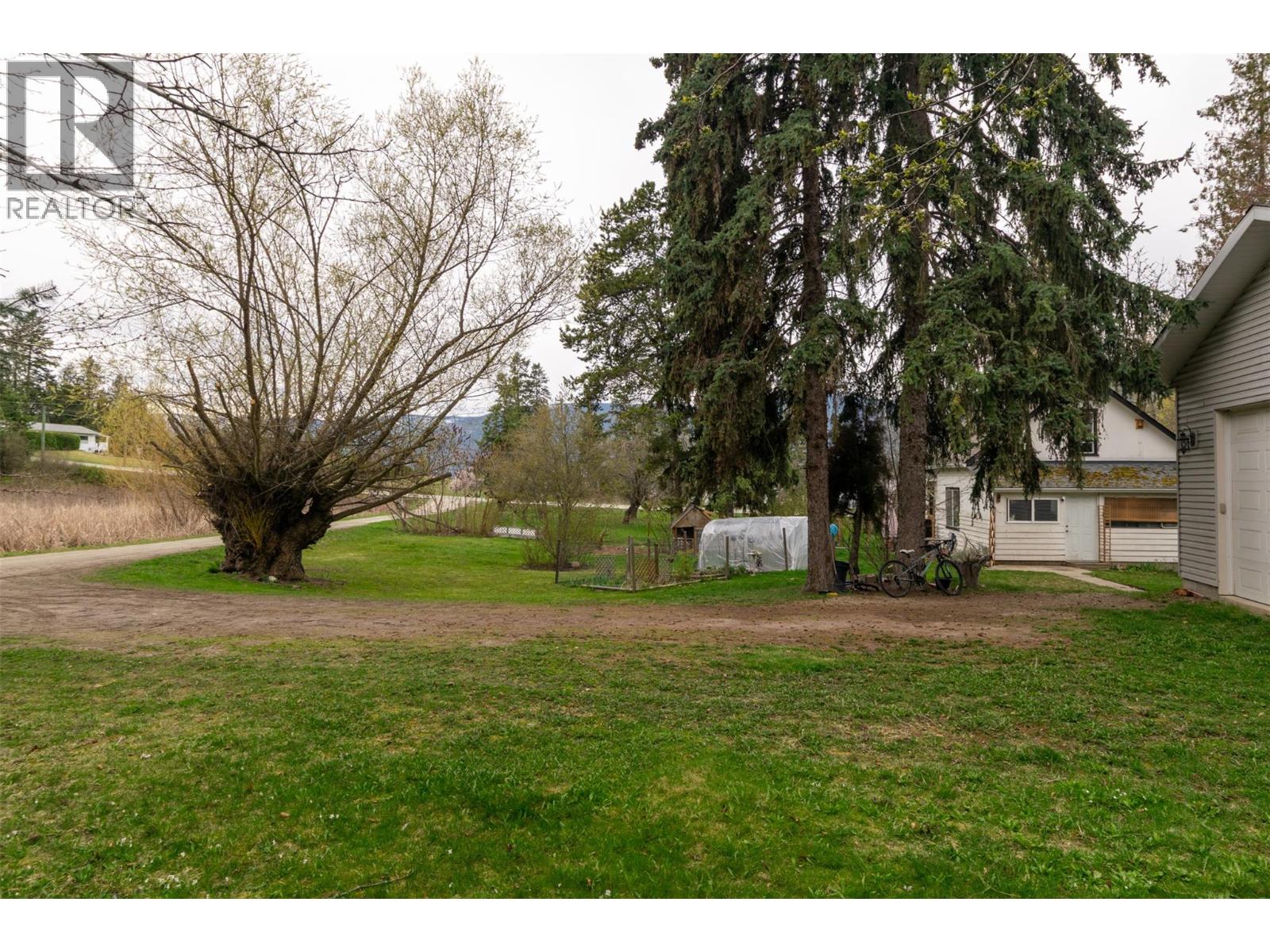 2370 Lakeshore Road NE - 26