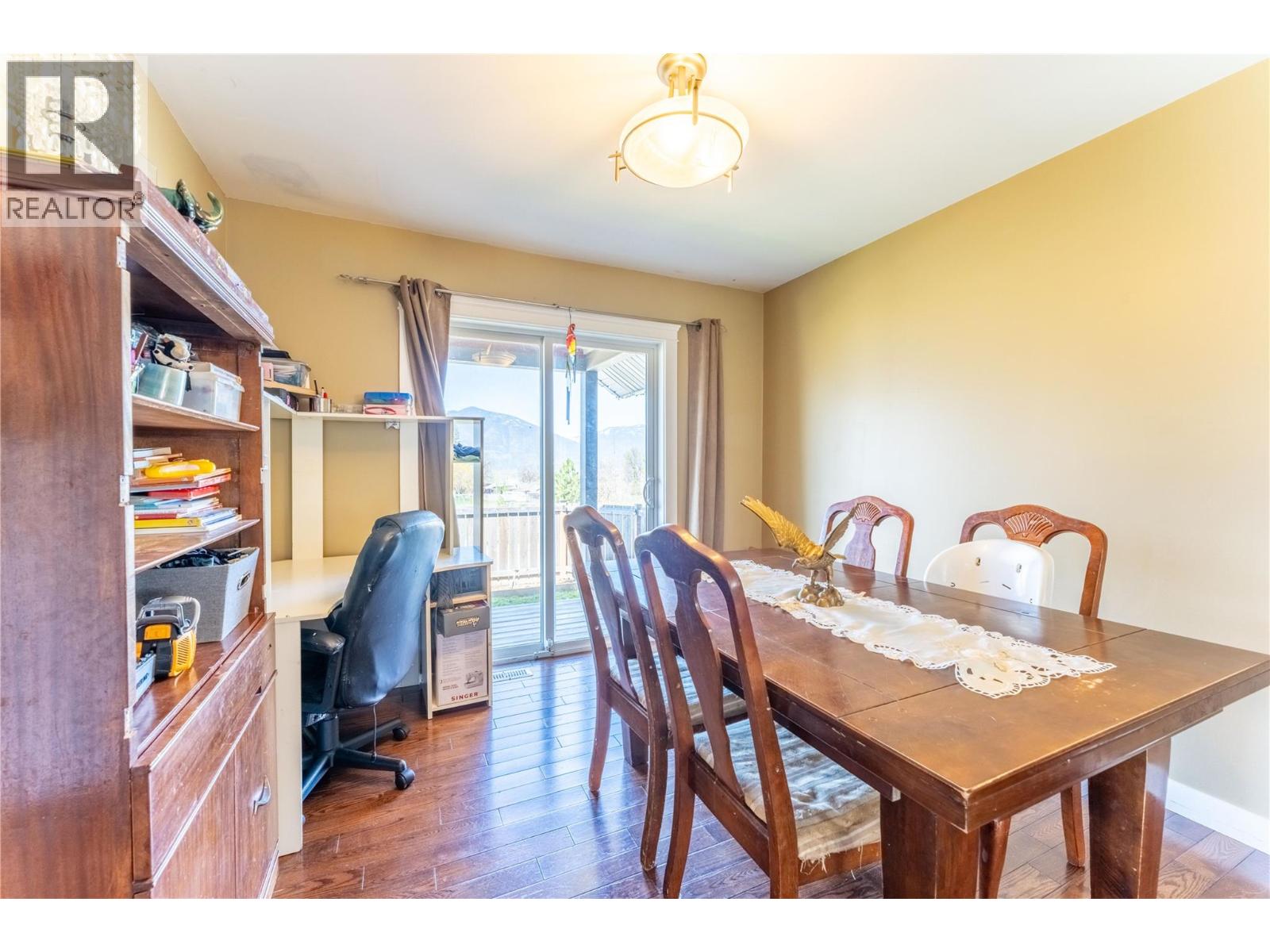 902 Murdoch Street - 10