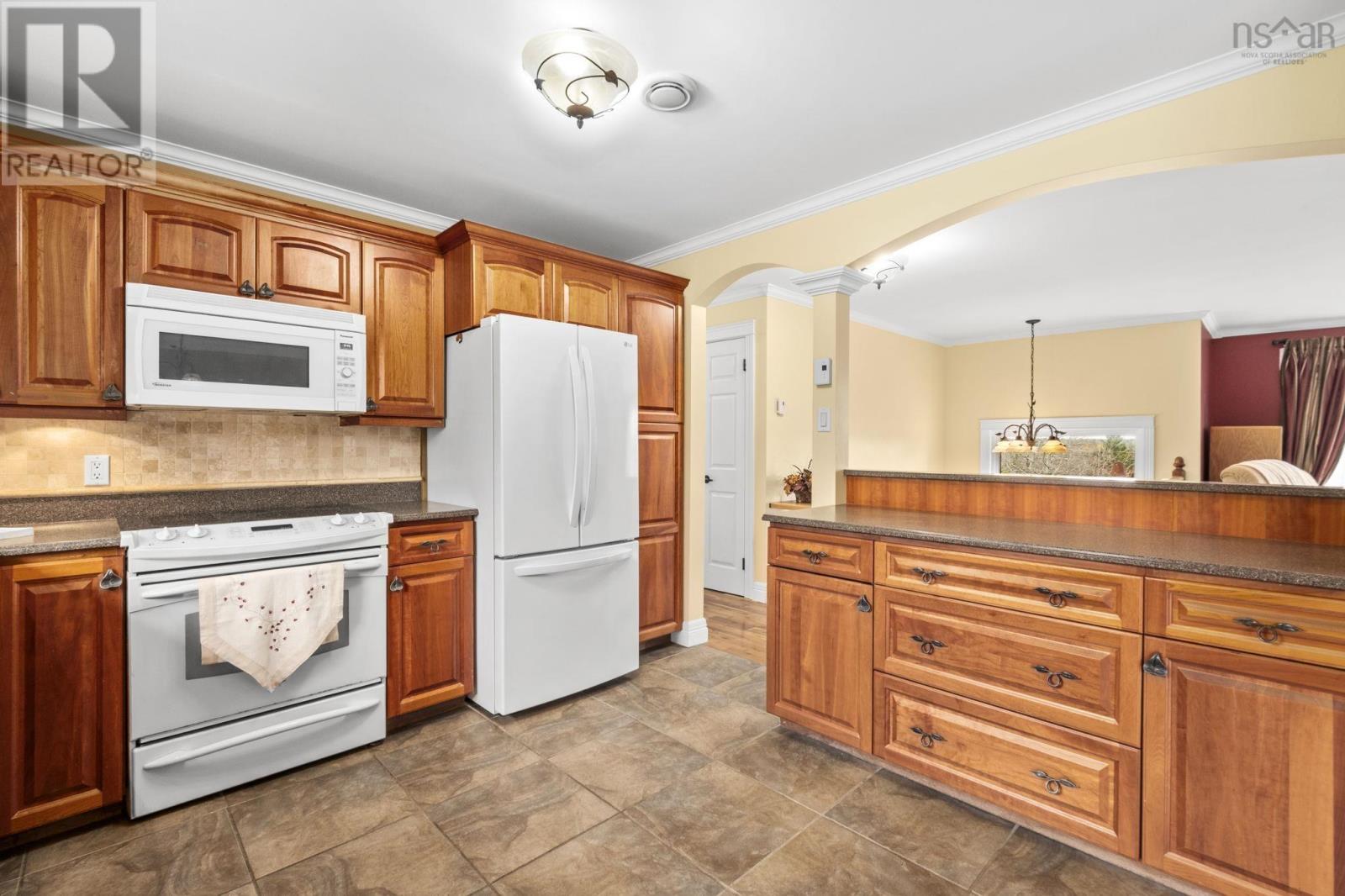 Property 14 of 51 of 122 Bayview Drive