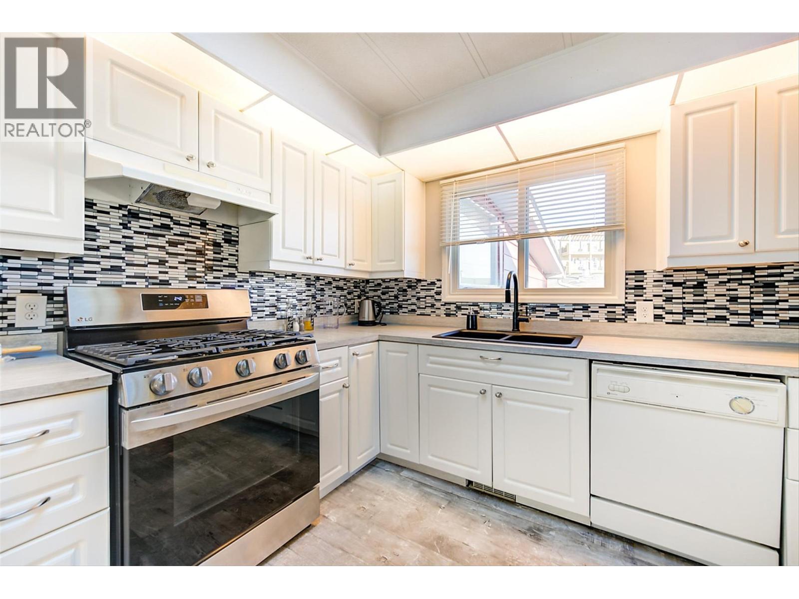 52 2098 Boucherie Road, West Kelowna