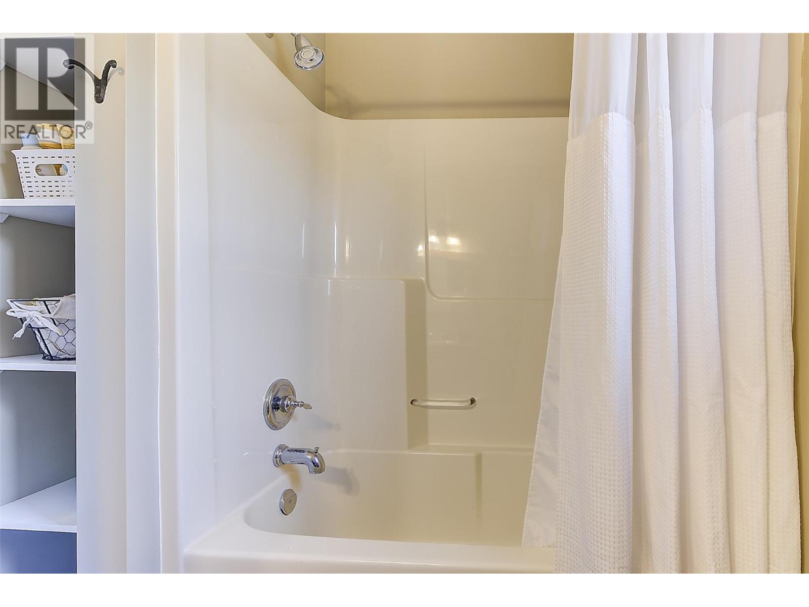  12633 Driftwood Court, Lake Country