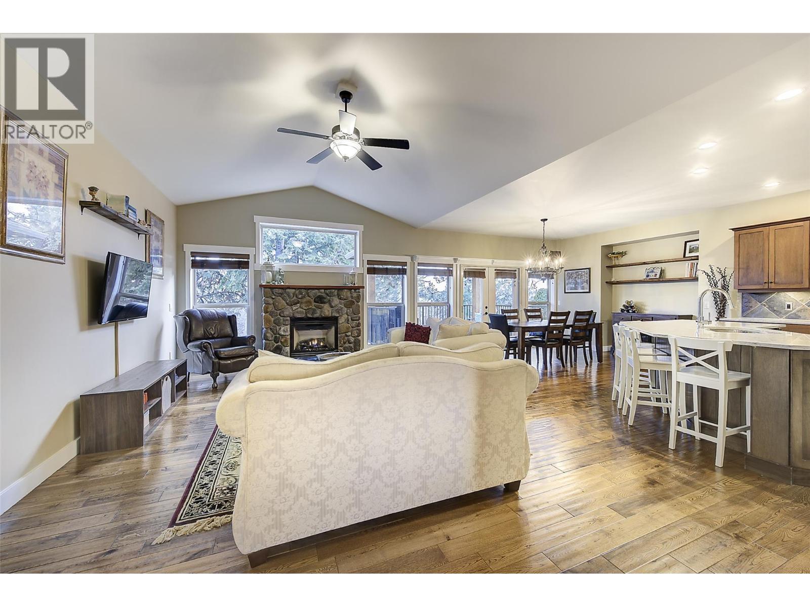  12633 Driftwood Court, Lake Country