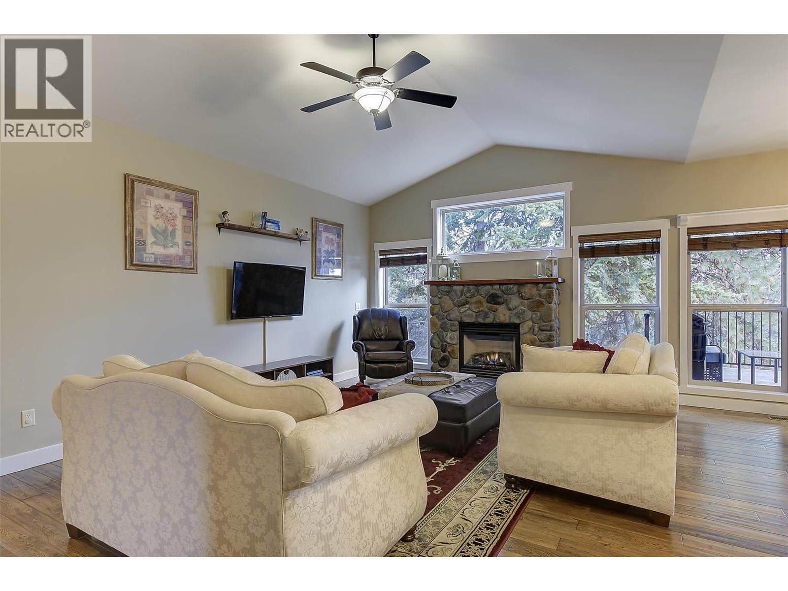  12633 Driftwood Court, Lake Country