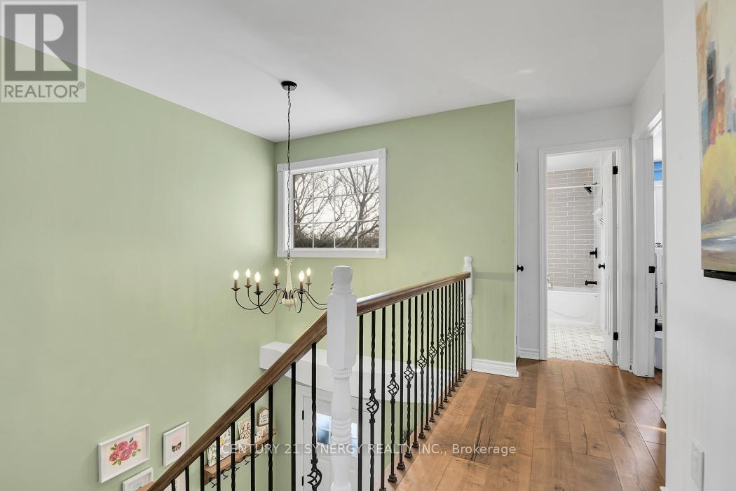 25 WATERTON CRESCENT - 24