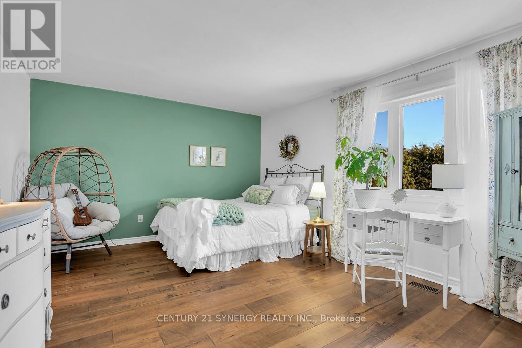 25 WATERTON CRESCENT - 25