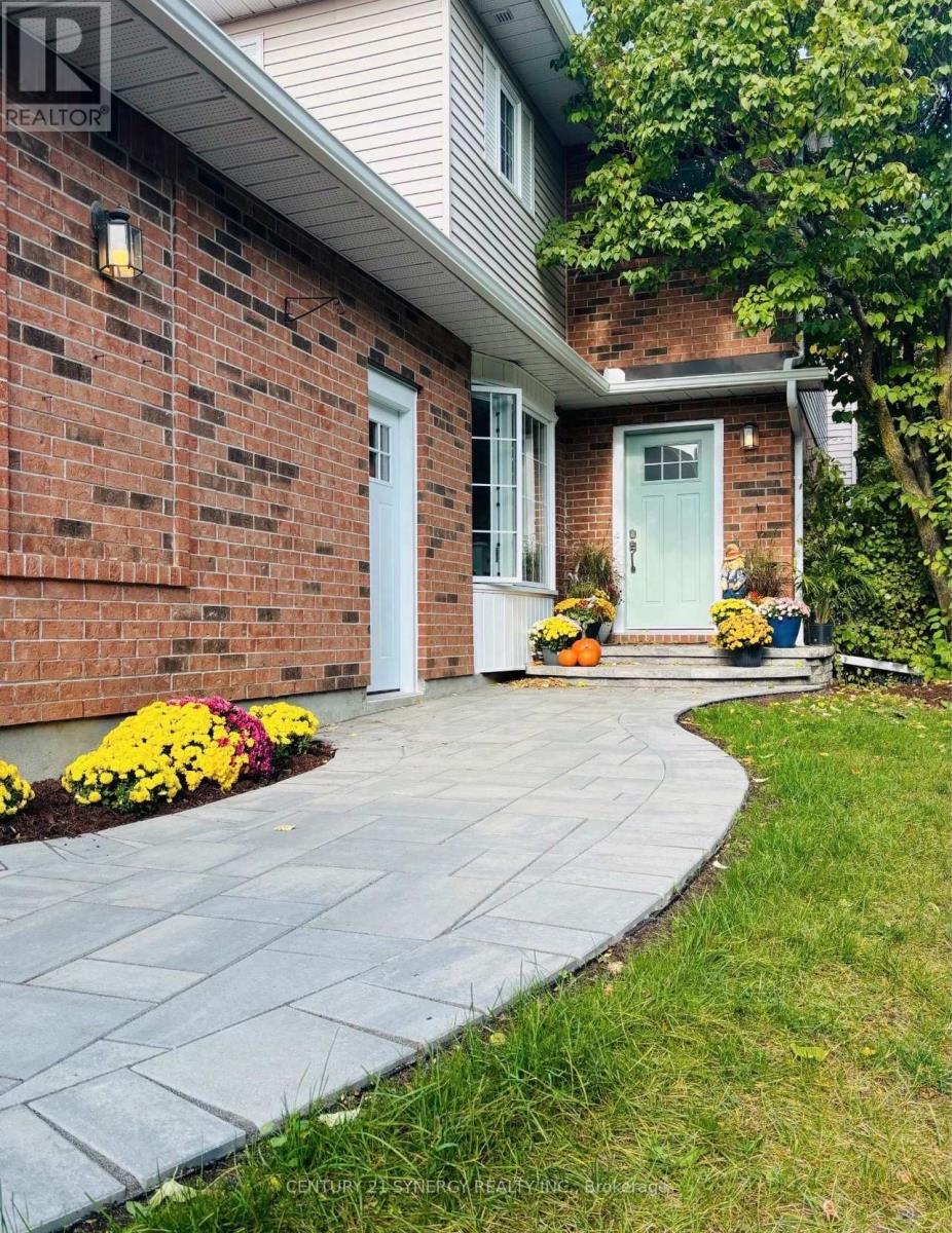 25 WATERTON CRESCENT - 47