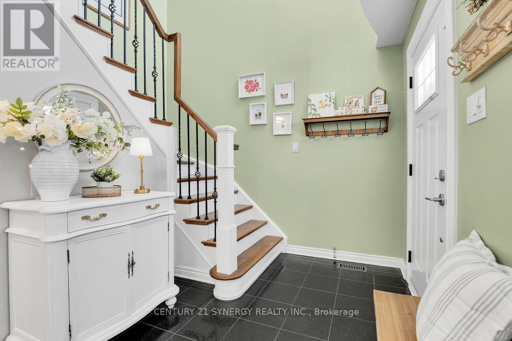 25 WATERTON CRESCENT - 5