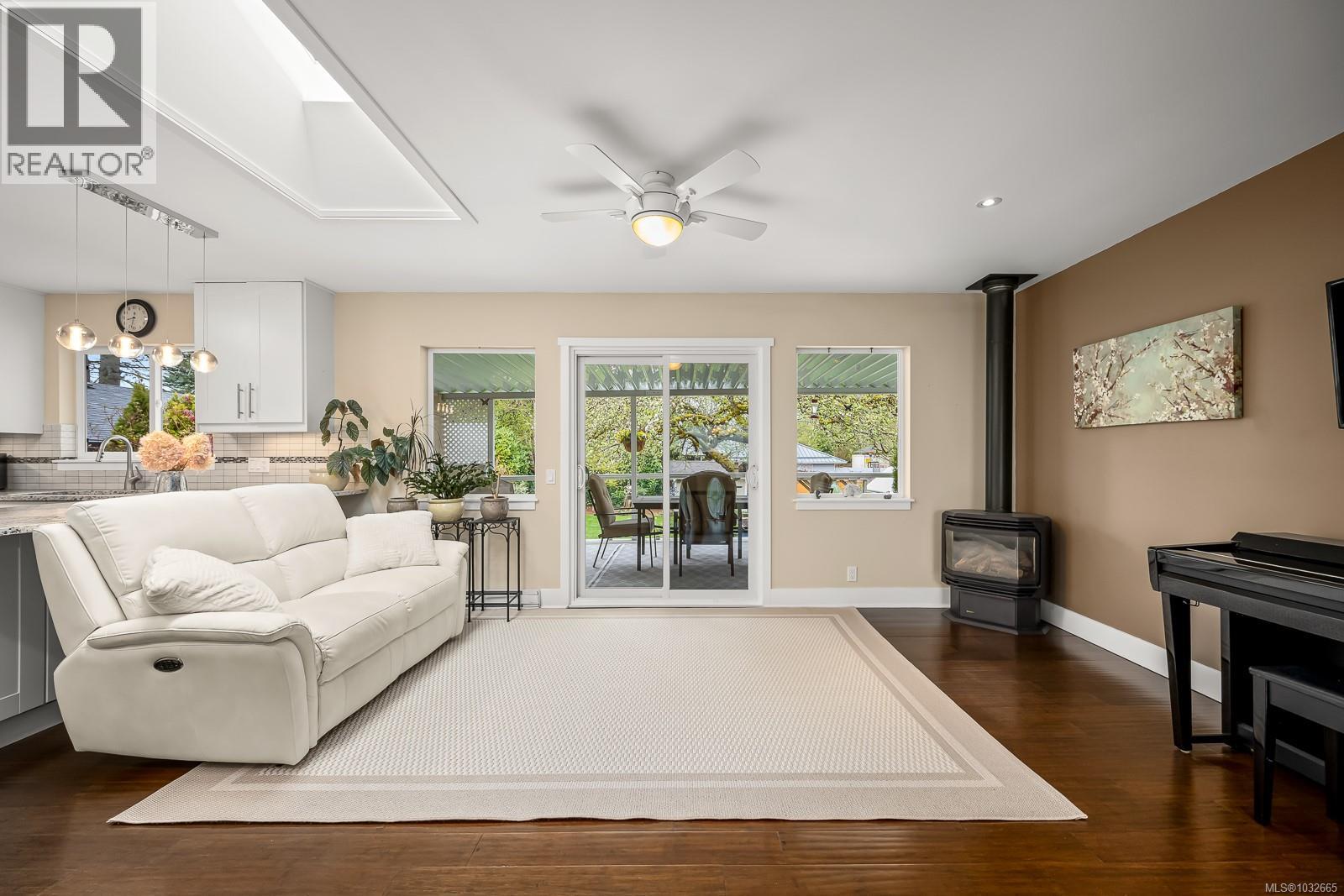 787 Stewart Ave - 15