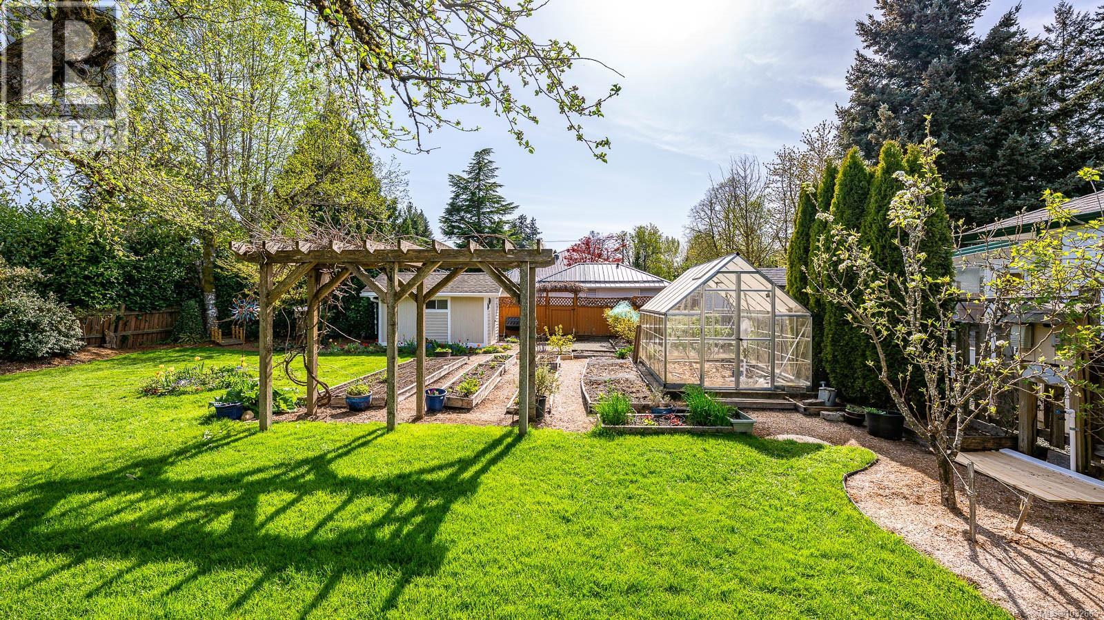 787 Stewart Ave - 5