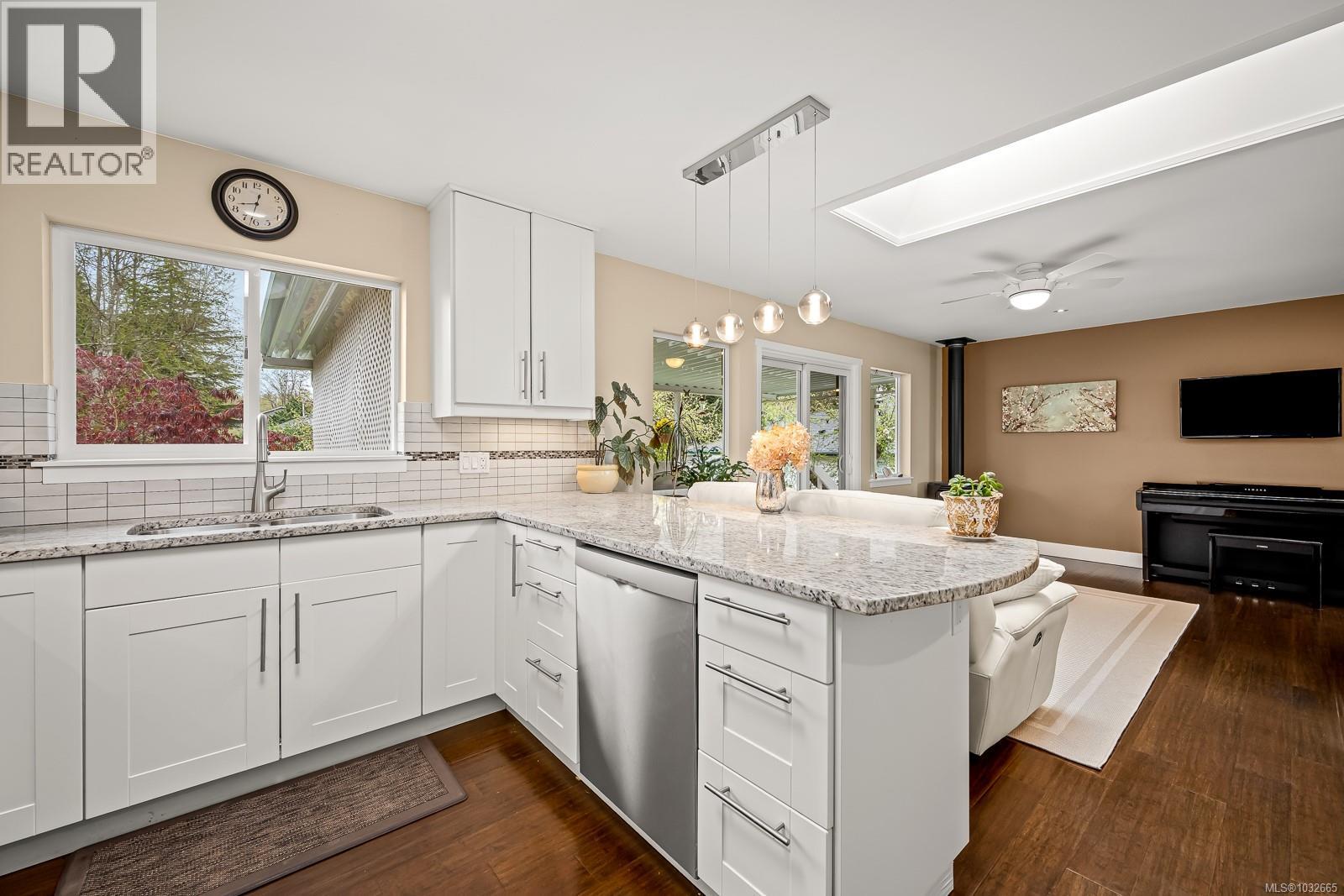 787 Stewart Ave - 13