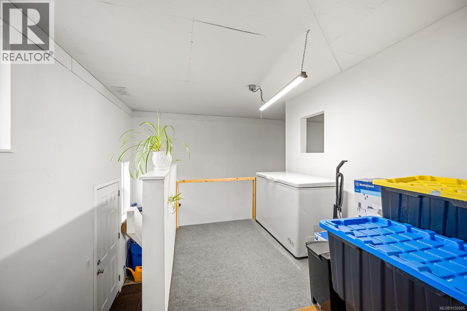 787 Stewart Ave - 36