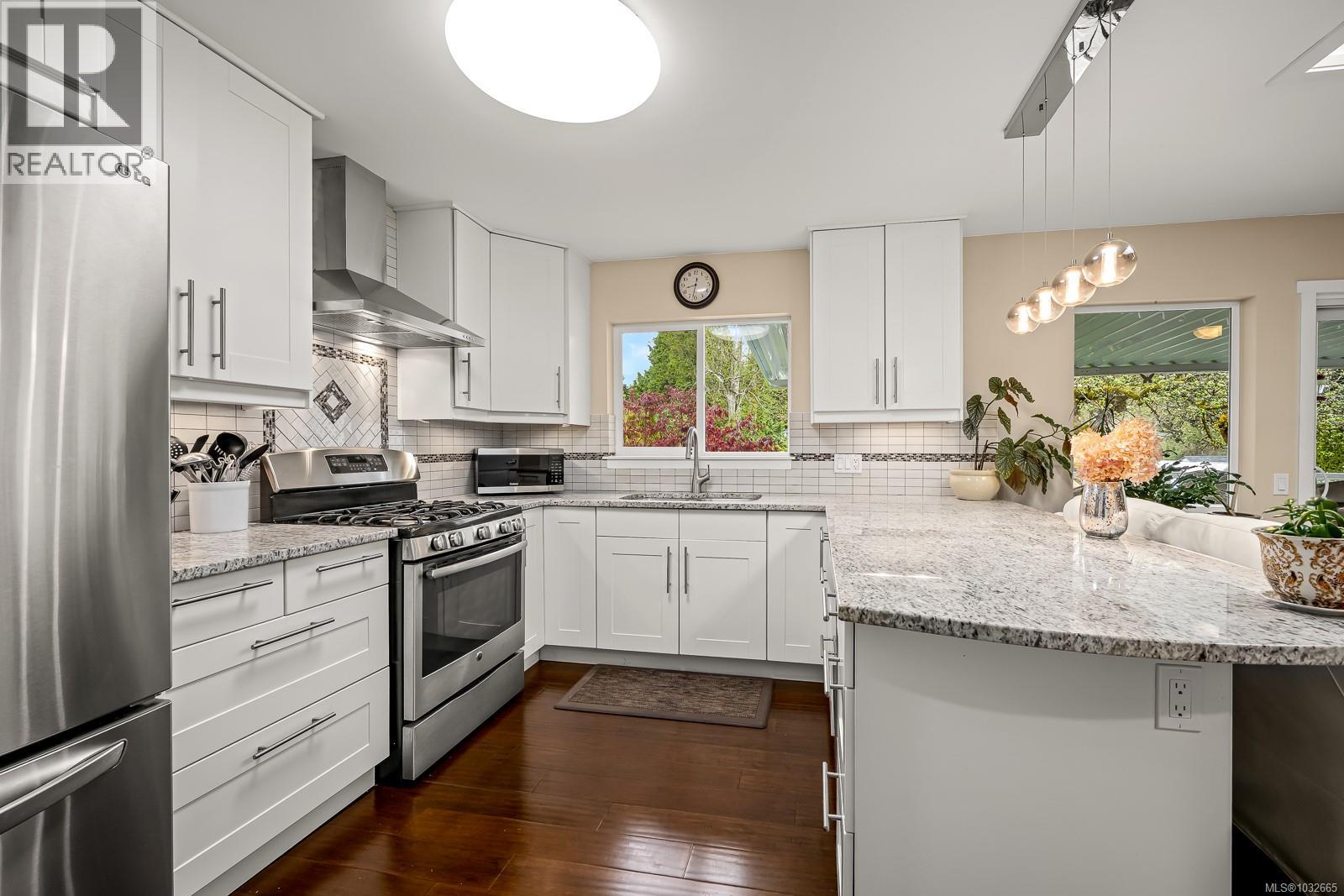 787 Stewart Ave - 11