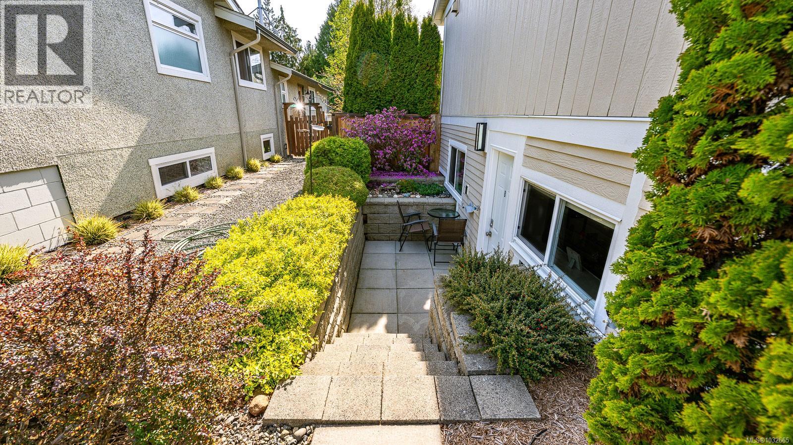 787 Stewart Ave - 38