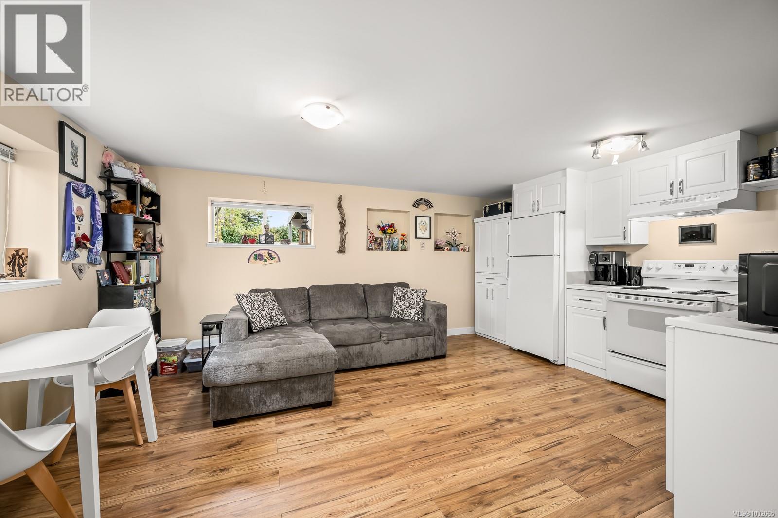 787 Stewart Ave - 42