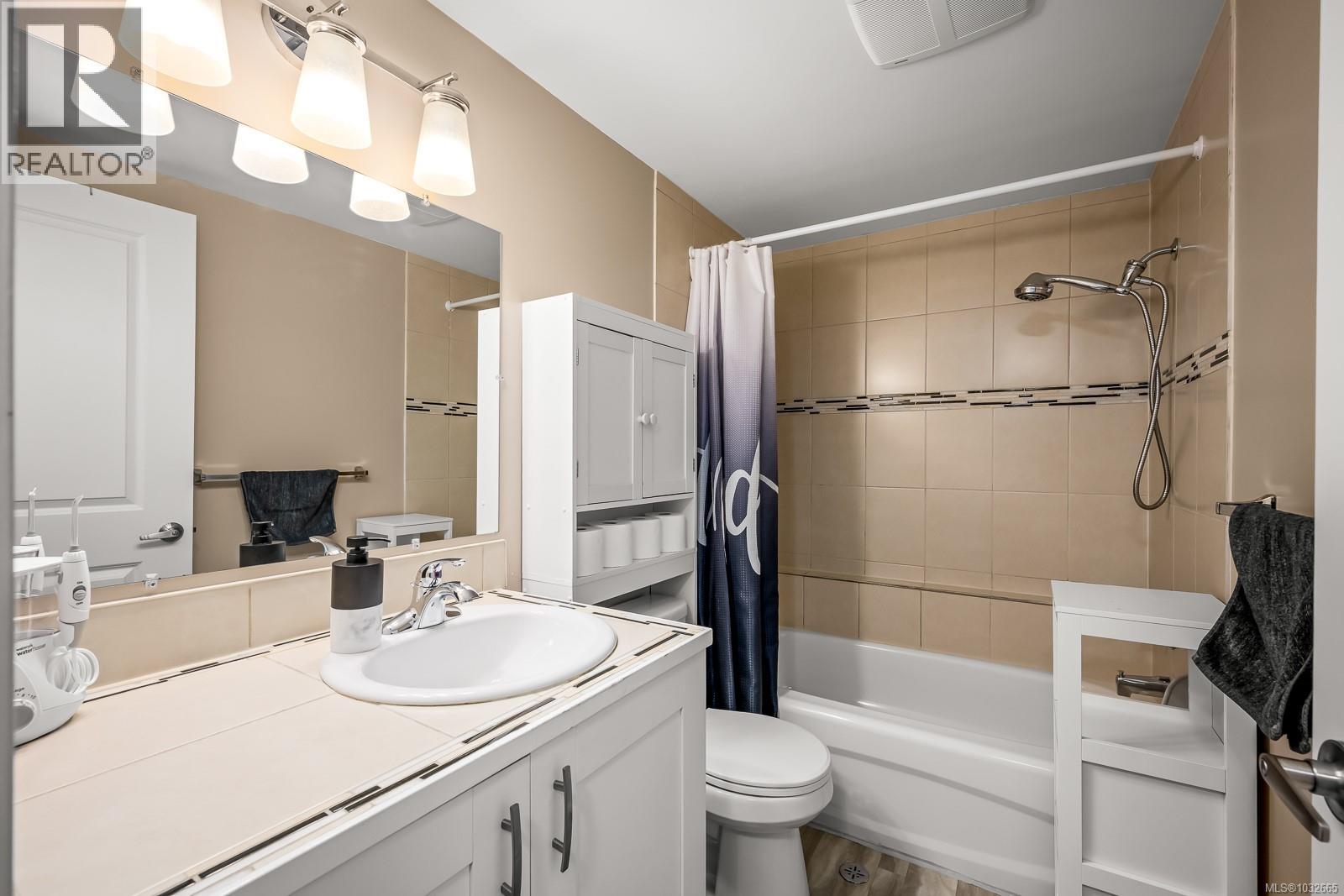 787 Stewart Ave - 47