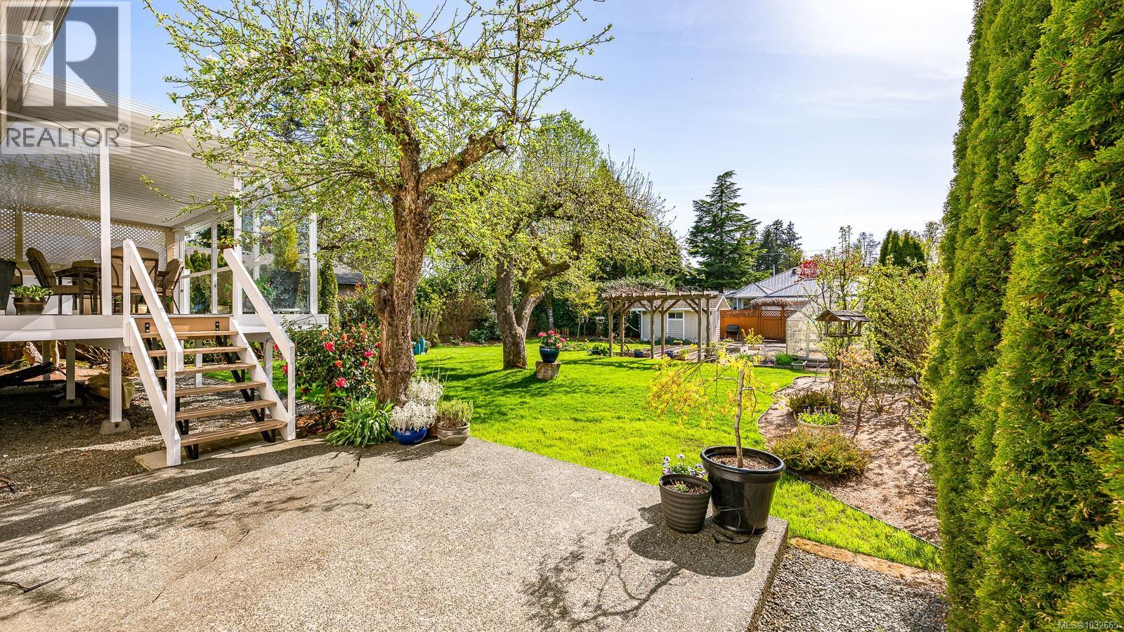 787 Stewart Ave - 56