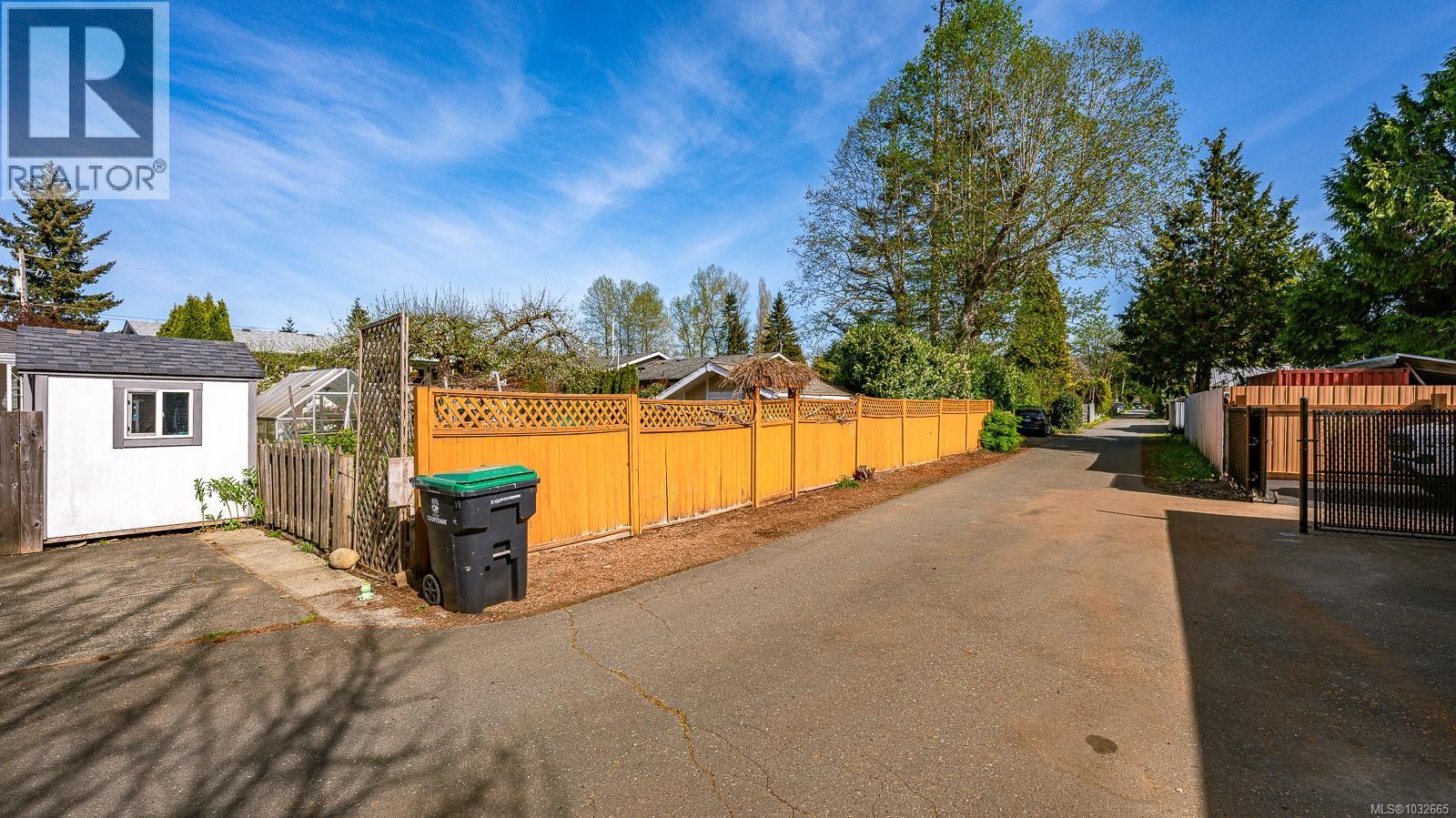 787 Stewart Ave - 65