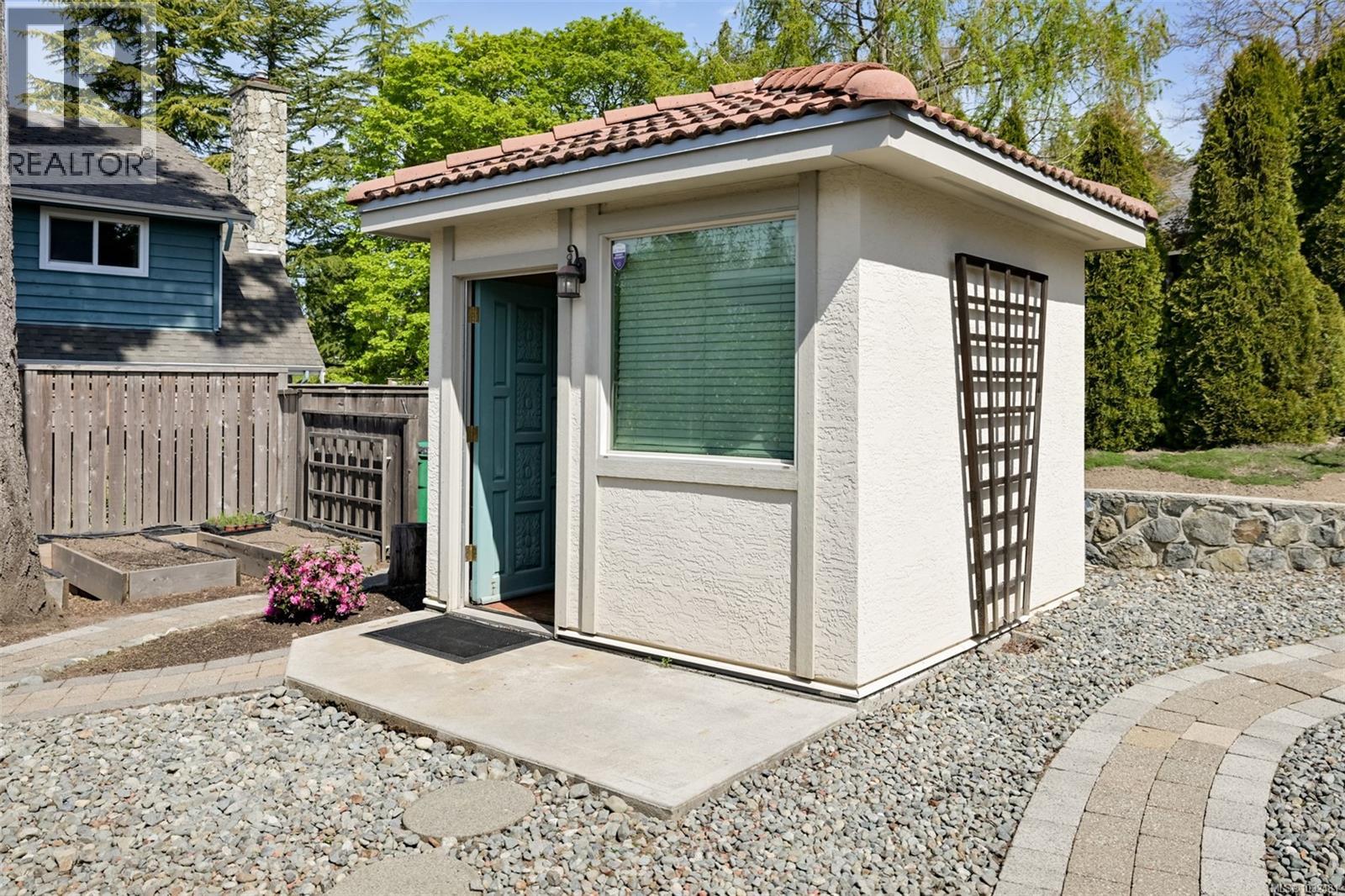  2770 Arbutus Road, Saanich