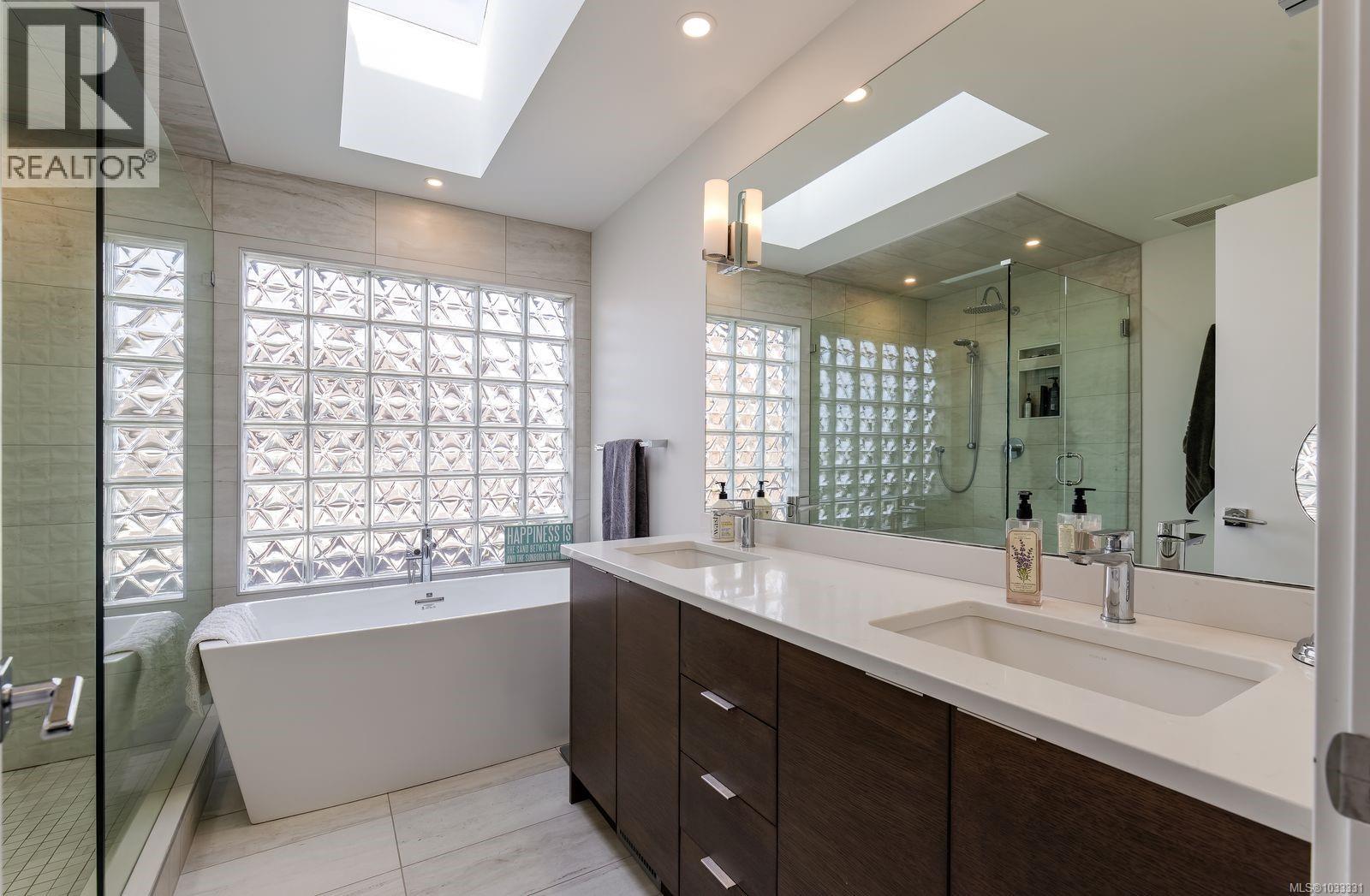 1701 Admiral Tryon Blvd - 16