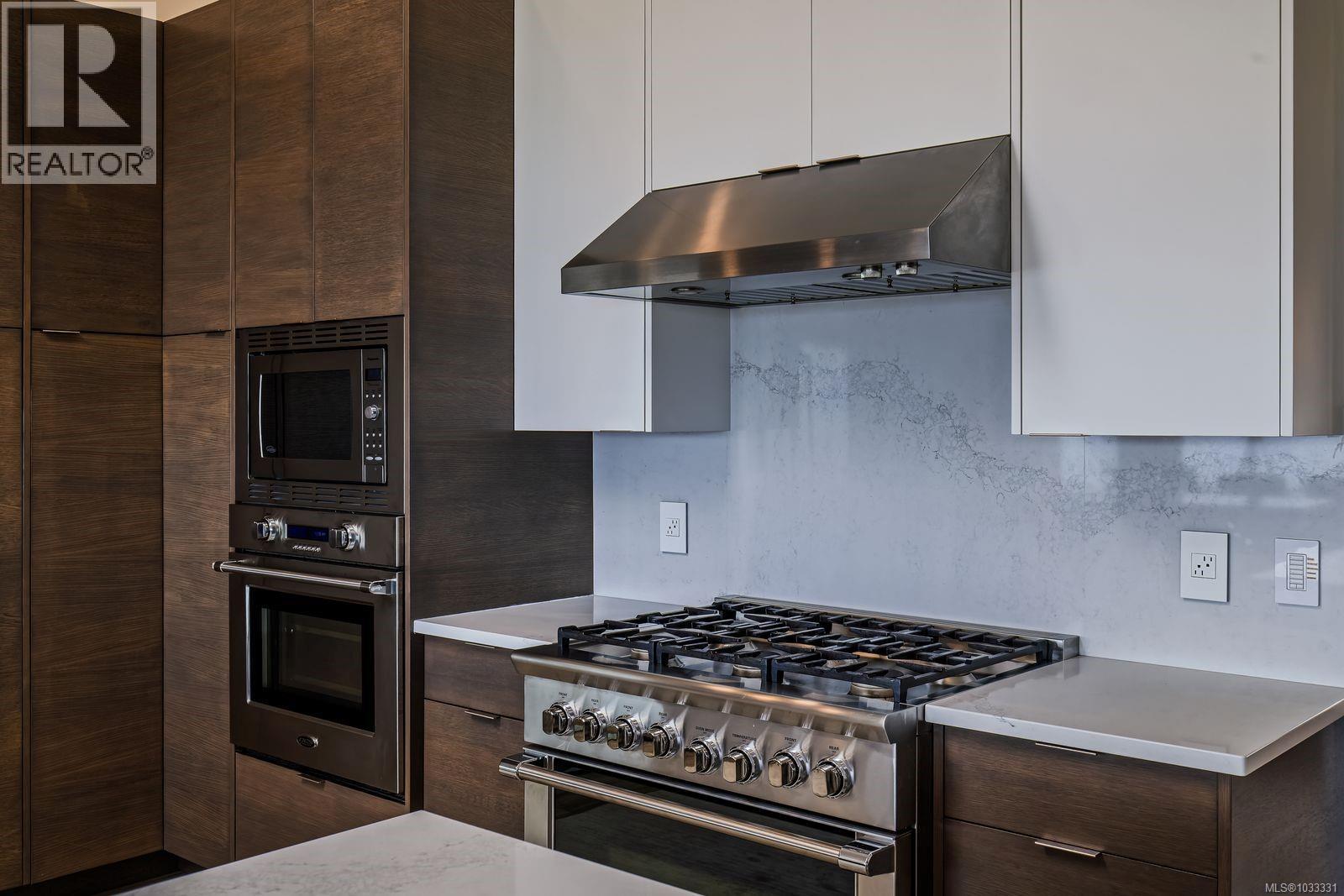 1701 Admiral Tryon Blvd - 27