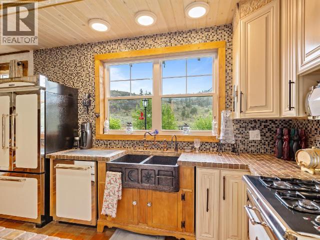 5208 TRANS CANADA Highway - 15