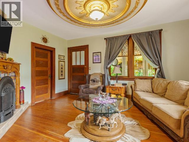 5208 TRANS CANADA Highway - 22