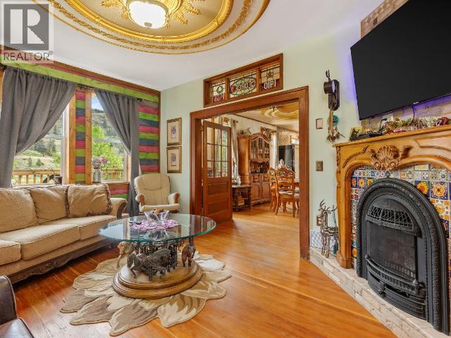 5208 TRANS CANADA Highway - 21