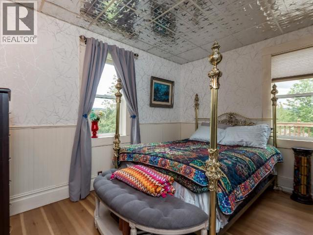 5208 TRANS CANADA Highway - 33