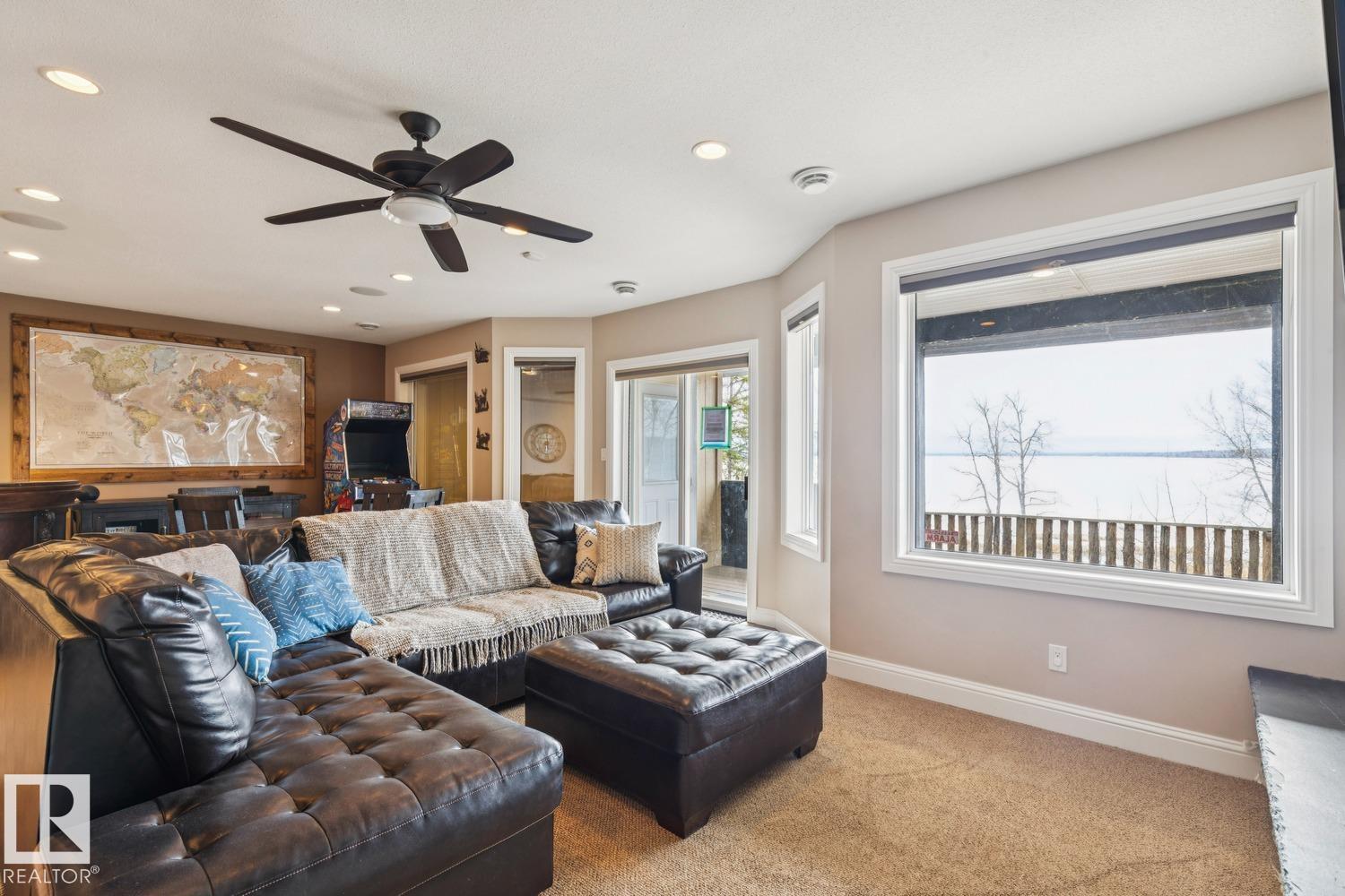 14 Spruce RD - 35