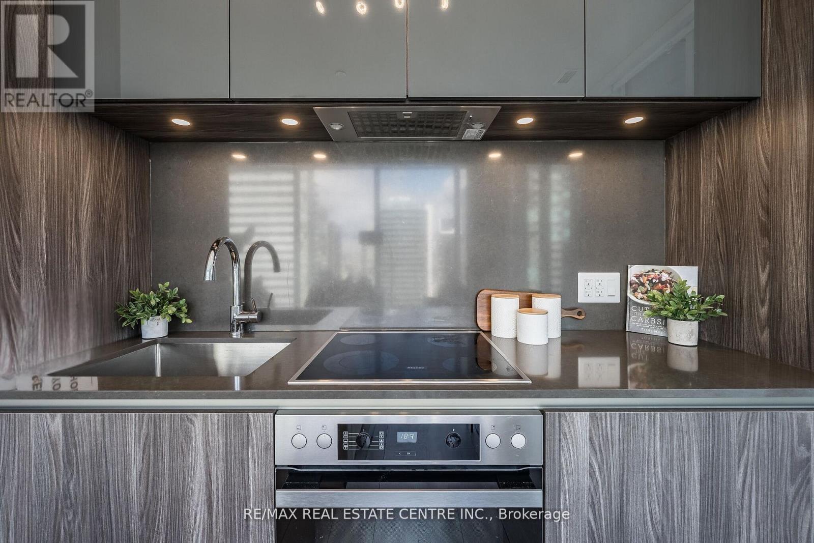 #3504 15 MERCER STREET - 19