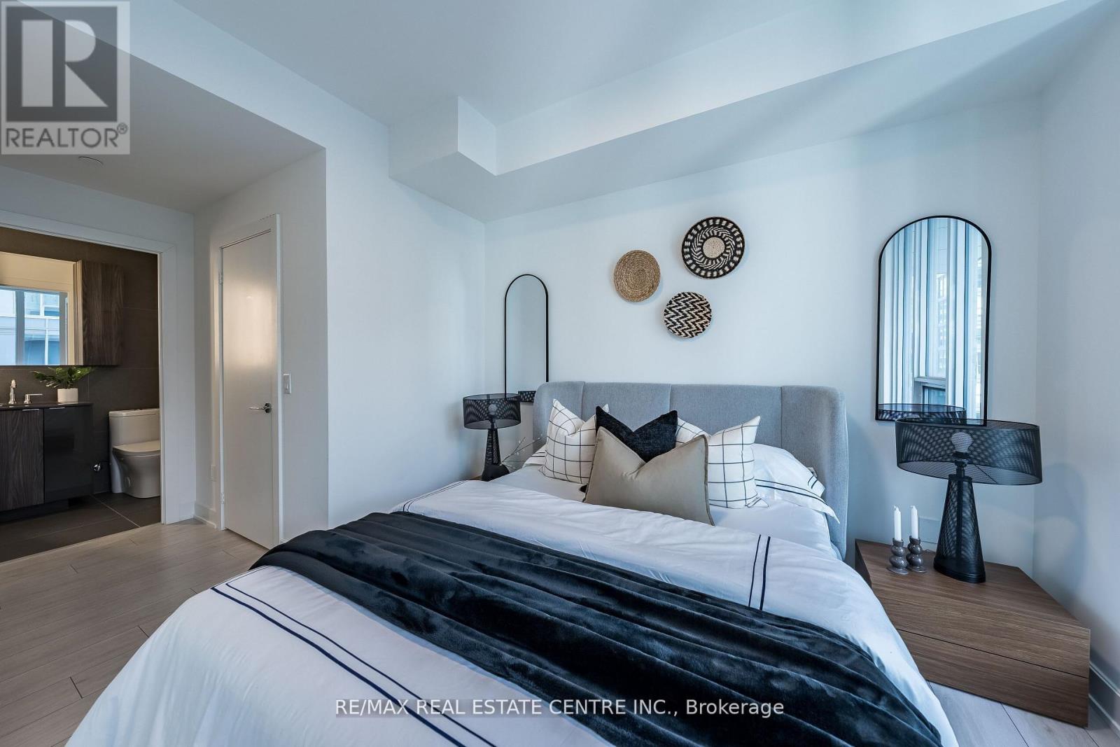 #3504 15 MERCER STREET - 22