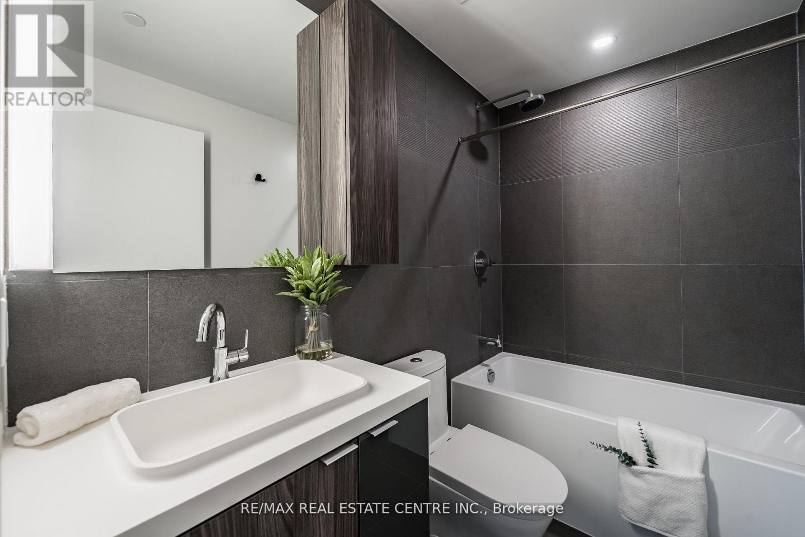 #3504 15 MERCER STREET - 30