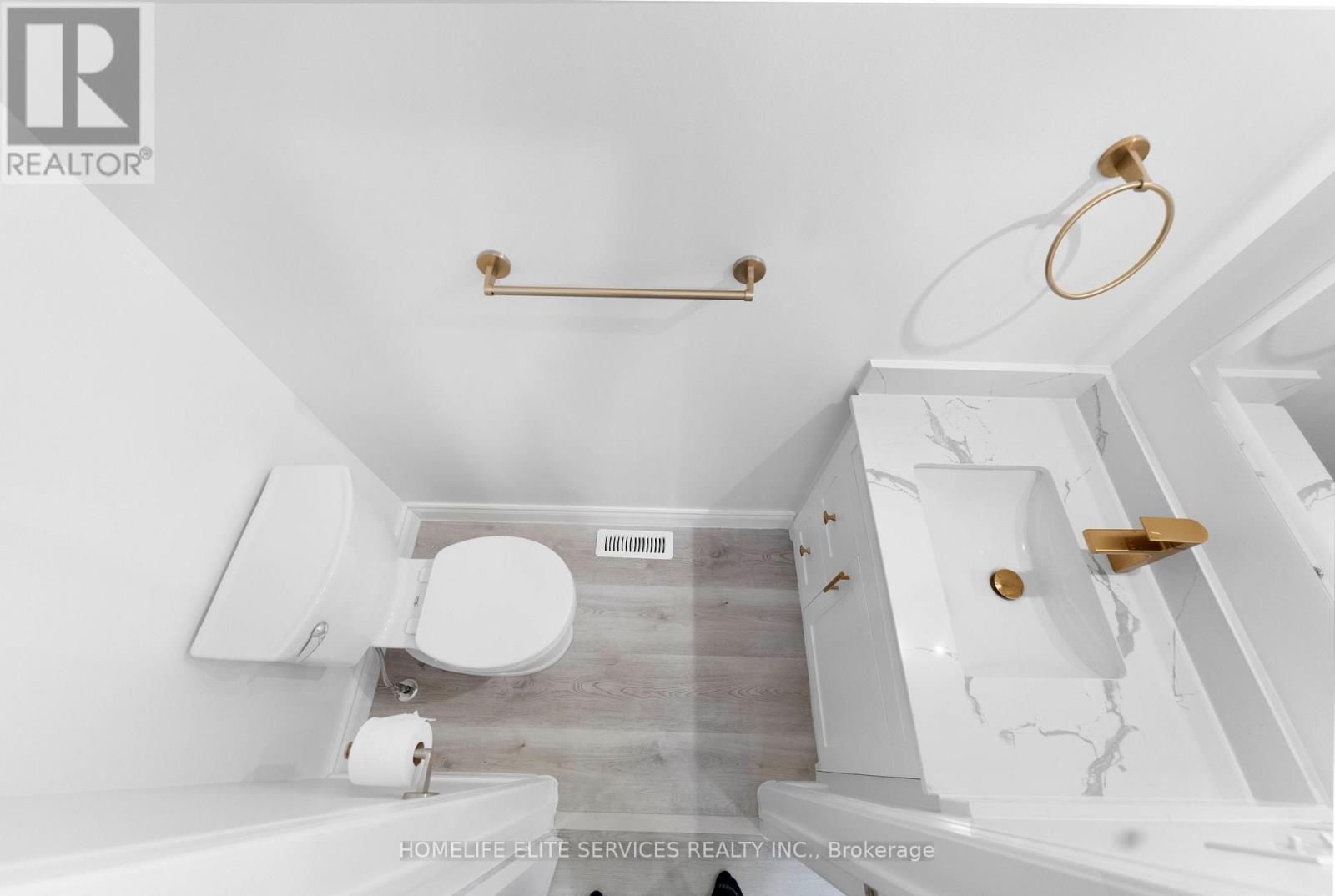 7 LENTHALL AVENUE - 17
